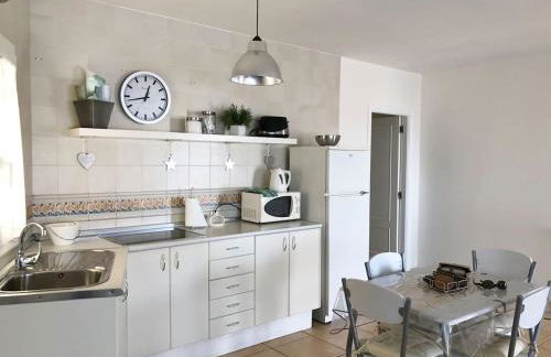 MY OCEAN HOME !!! Breathtaking location, Steps to the ocean, Spacious sea view, Fully Equipped and Well-Furnished with Private Entrance and High-Speed Fiber Optic Internet - Photo 15