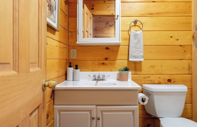 Secluded w/ Deck Views, Hot Tub, & Ping Pong Hudson in the Berks by Avantstay - Foto 106