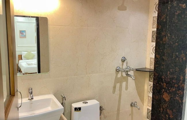 Monarch suites - Photo 36