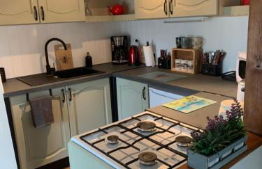 Countryside Retreat in Brittany 2 Bedrooms Sleeps 4 Pet Friendly Heated Swimming Pool Free Wifi - Foto 13