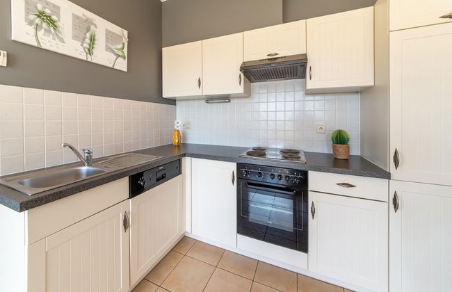 Detached House with Sauna & Hot Tub near Ski Resort & Nature Park - Photo 11