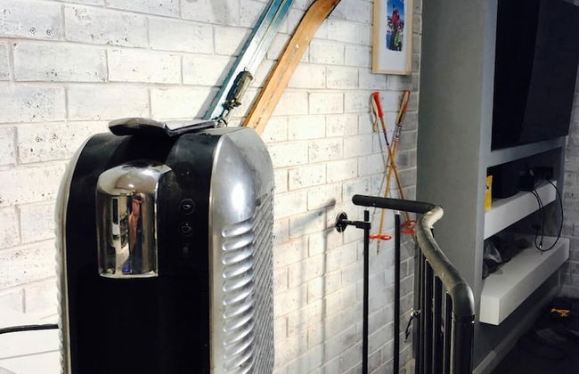 Perfect Located Apartment in the Heart of Hotham - Photo 19