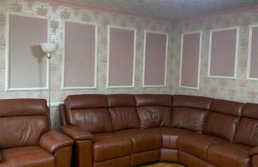 Luxury 3 Bedroom Flat with Garden - Photo 18