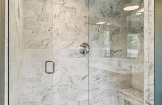 Updated and Spacious Home with Huge Yard Office and Decks - Foto 38