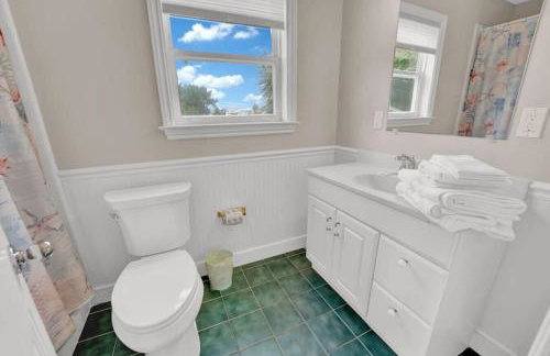 Pet-Friendly Bay View Home w/ Screened Pool Near Lighthouse - Foto 26