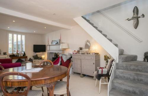 Gorgeous House near Windsor & River Thames - Photo 23