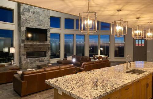 Dual Cabin- Yellowstone Family Retreat- Sled Hill - Foto 13