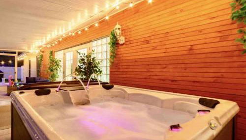 The Flamingo*4bed*pool*jacuzzi*foosball - Foto 5