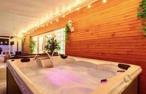 The Flamingo*4bed*pool*jacuzzi*foosball - Foto 5