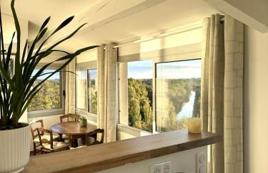 Charmante PETITE MAISON avec vue panoramique, en centre historique, proche d'Avignon, ancienne, rénovée, climatisée, terrasse, parking public gratuit - Foto 1