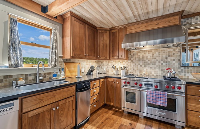 Marina Beach Lodge - Lakefront Home on Beach! by Yosemite Region Resorts - Foto 8