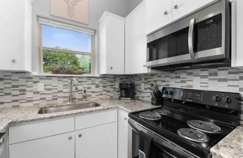 New Swanky Rustic Modern 5 STAR Home near Downtown - Foto 15