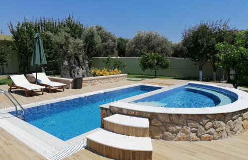 Villa MATA - 600m² with Private Pool and Jacuzzi - Foto 1