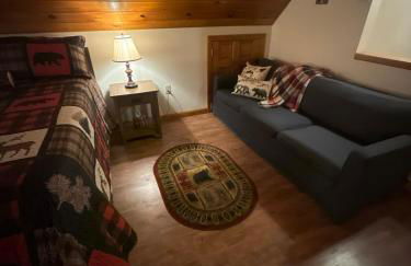 Prime Northern Maine Snowmobiling Retreat with Full Kitchen & Winter Trails Access - Foto 24