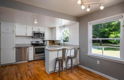 All Decked Out - Secluded getaway near beach access - Foto 32