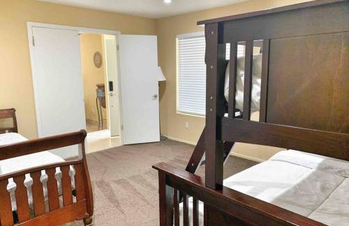 ULTIMATE BACKYARD-POOL/SPA. SLIDE. LAKEVIEW. BALL - Foto 16