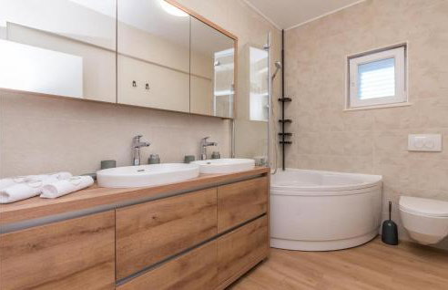 Amazing Home In Sukosan With Wifi - Foto 43