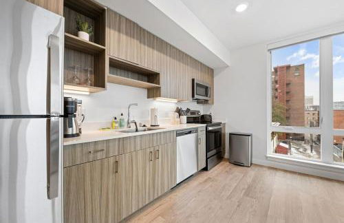 Comfy 1BD1BA Riverside Apt W QueenBdLaundryTV - Foto 18