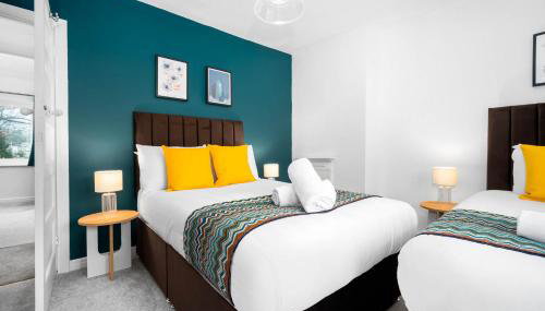 3 Bedroom House - Garden - Parking - Interior Designed - Netflix - Wifi - 52H - Foto 2