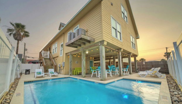 Moxy's Beach House by Avantstay Pool + Views - Foto 3, Interior