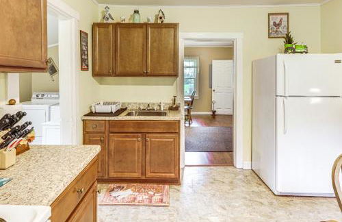 Grandmas Farm House on 125 Acres with Fire Pit! - Foto 9