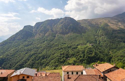 Sciura Elena's Terrace With Lake, Mounts & Valley by Halldis - Foto 48