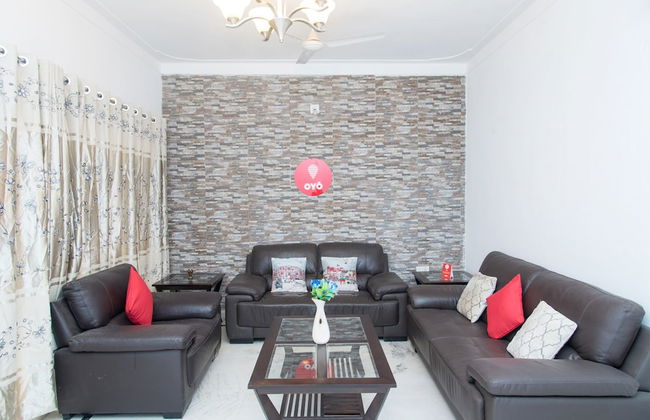 OYO 11064 Home Elegant 3BHK Villa Near Hiran Magri - Photo 1
