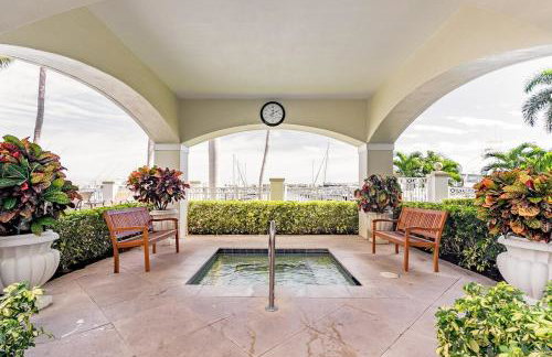 Spacious 3BR 3BA with King Bed & Amazing Pools near Intercoastal, Lantana Beach, FL - Foto 7