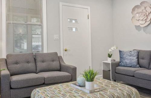 Cozy Chic 4BD 2BA Home in St Charles - Foto 15