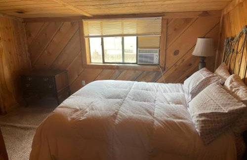 Cozy Cottage off Salmon River Tributary, in Town - Foto 17