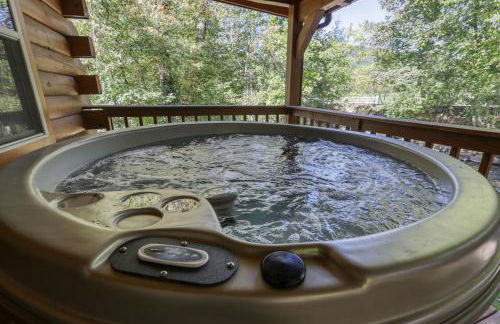 Creek Heaven - 2 Bedrooms, 2 Baths, Sleeps 6 Cabin by RedAwning - Foto 39