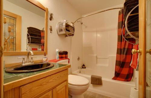 Donnelly Cabin with Private Deck Near Lake Cascade! - Foto 17