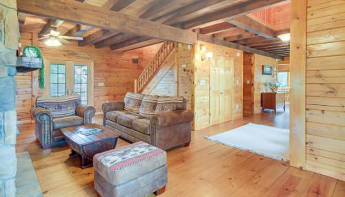 Peaceful Raphine Cottage with Deck and Fireplace! - Foto 2