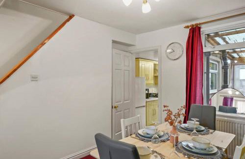 Beautiful 2 bedroom house Free Parking, Aylesbury, Adrenham st - Foto 16