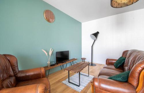 Cosy T2 de 50 m² Centre-Ville avec Garage & Balcon - Foto 2