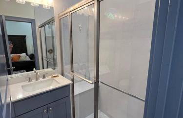 Perfectly located 2 bed/2 full bathroom/1 sofa bed - Foto 15