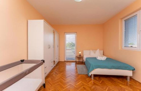 5 Bedroom Cozy Home In Biograd Na Moru - Foto 33