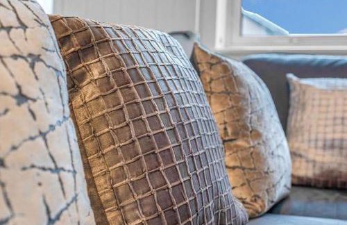 West Lothian 5 Beds + car space - Photo 14