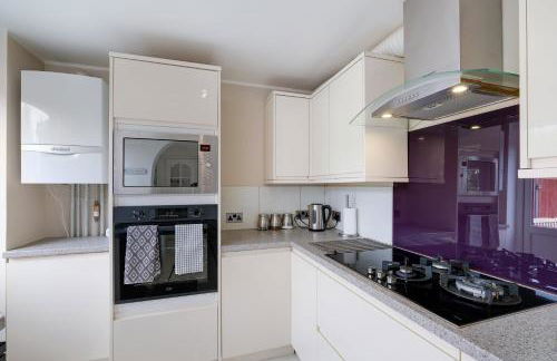 Elegant 5 Bed Home with Garden & Parking - Slough - Foto 26