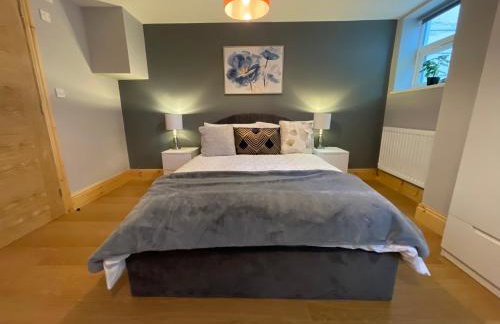 West Midlands-2 Double Bed Room Apartment - Photo 1