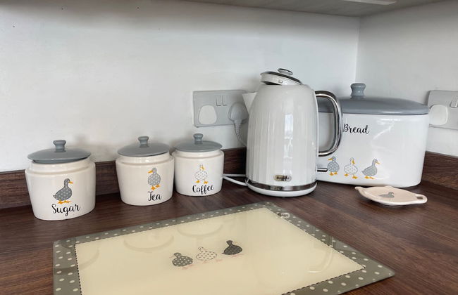 Contemporary Beachfront Bungalow With Direct Access to the Sea - Foto 13