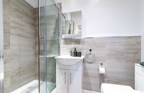 St Johns, Wakefield - Self check in & free parking - Foto 13