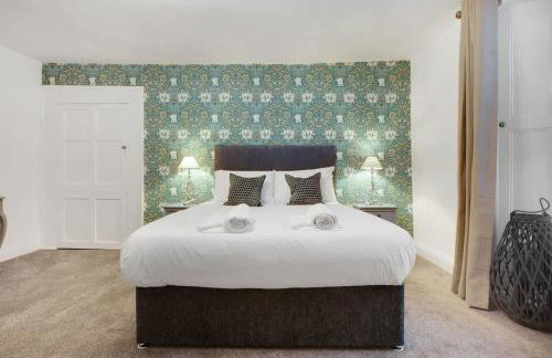 NEW! Luxurious Cottage in Durham by Stay With Us, Ideal for Large Groups & Families, Hot Tub, Sleeps 10! - Foto 17