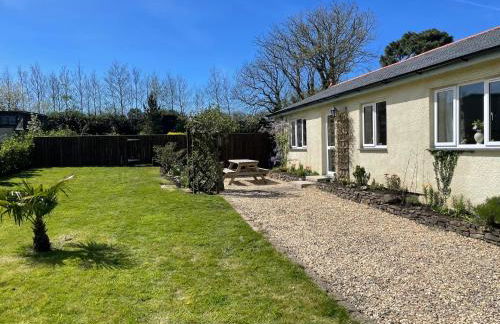 Honeycomb Cottage - a quiet, charming, cosy retreat in the countryside only 2 miles from one of Cornwall's best beaches - Photo 23