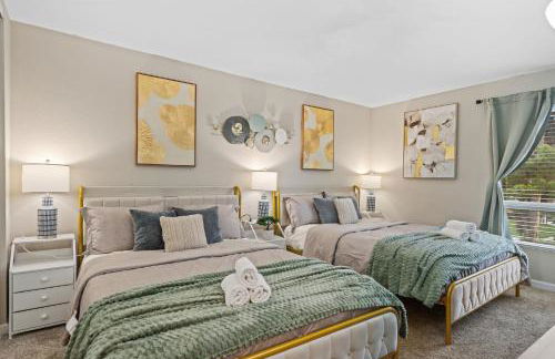 Entire Private Home with 2 Bedrooms 1 Bathroom, King Bed, Pool, Hot Tub, 2 Parking in Mira Mesa Available Now - Photo 9