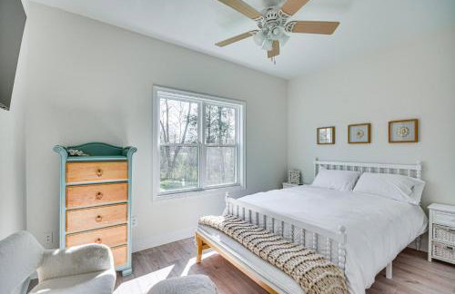 Bright and Elegant Home in High Point with Deck! - Foto 24