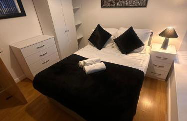 Spacious City Centre 2-Bedroom Apartment by StaySavvy Accommodation - Foto 61
