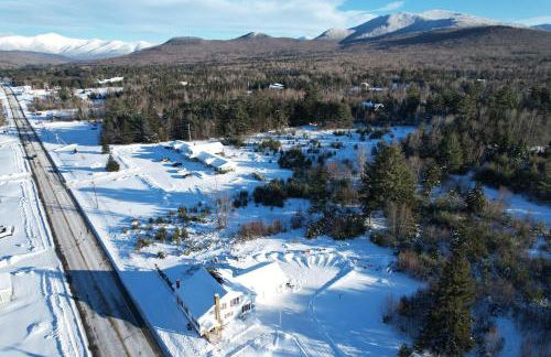 Renovated farmhouse on snowmobile trail with firepit & mountain views 10 min from Bretton Woods - Foto 25