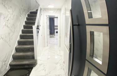 THE ROYAL BOUTIQUE REGENT LODGE by LONDON , SLEEP 8 - Foto 26