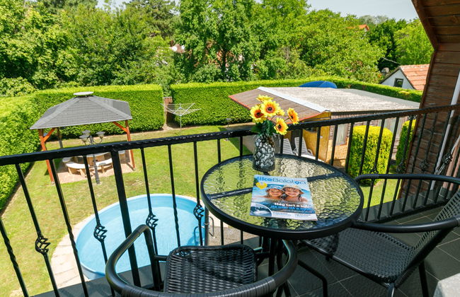 4 bedroom House in Balatonszárszó with private pool and garden - Photo 8